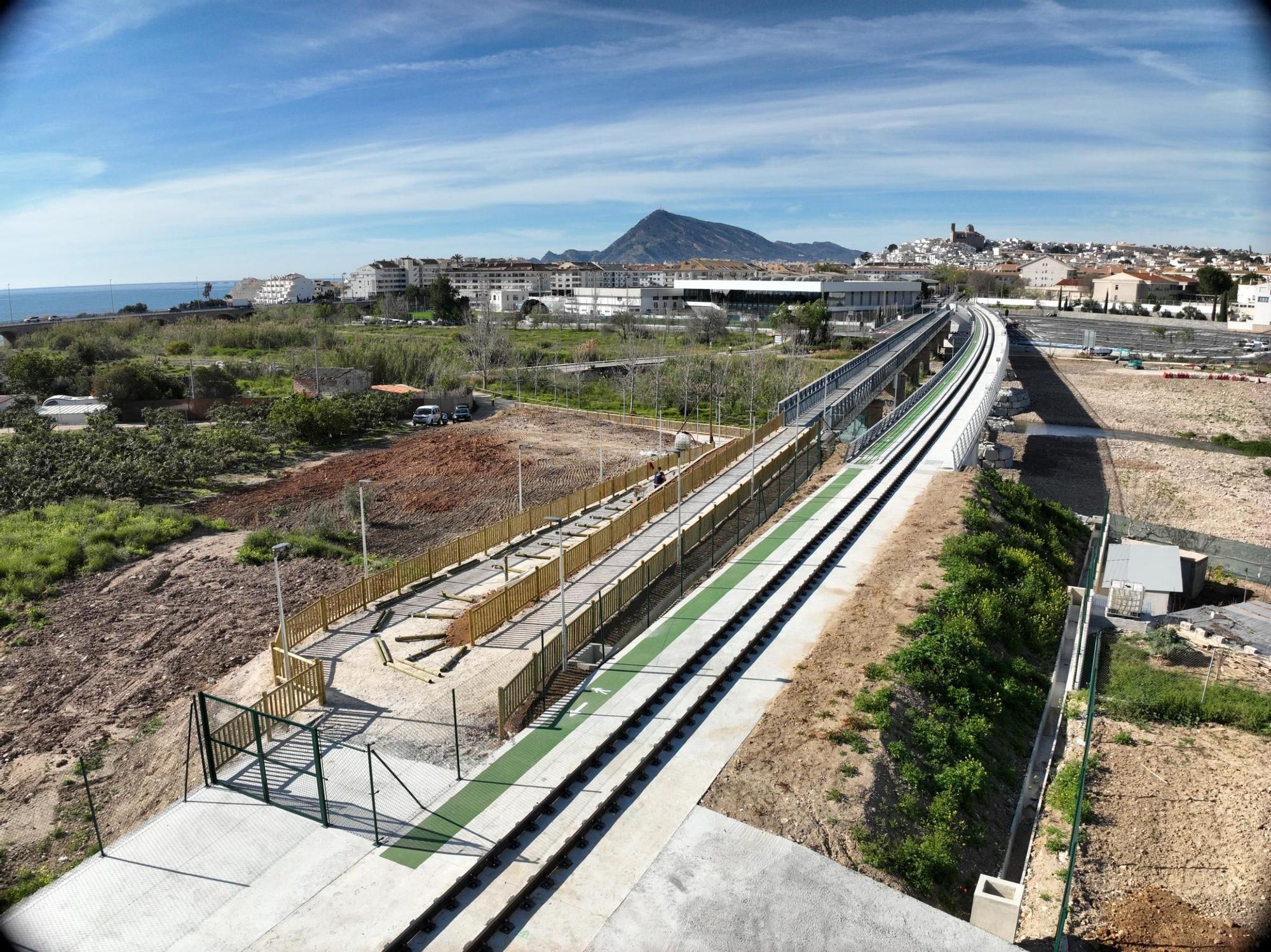 Así es la nueva pasarela peatonal del viaducto sobre el río Algar de Altea