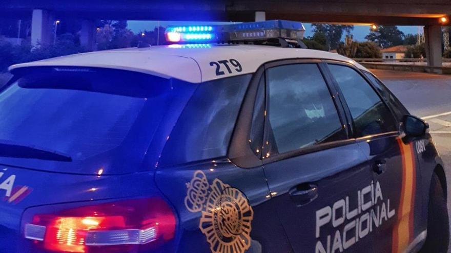 Detenidos dos asaltantes de un taxista de Málaga al que hirieron en la mano e intentaron robarle el coche