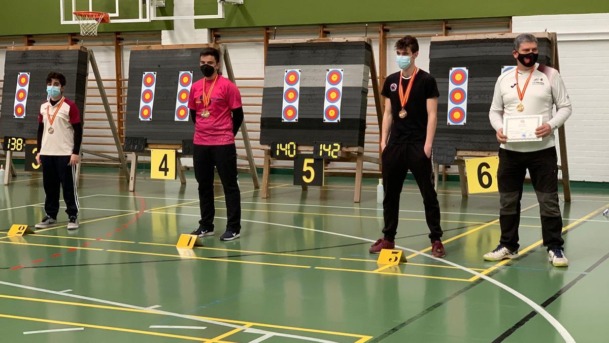 Imagen de uno de los podios del Campeonato Regional de tiro con arco en sala