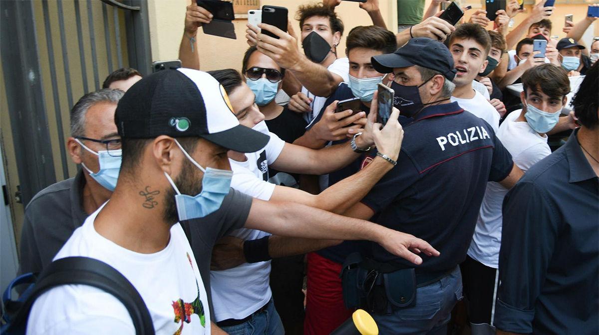 Luis Suárez, en Perugia para su examen de italiano