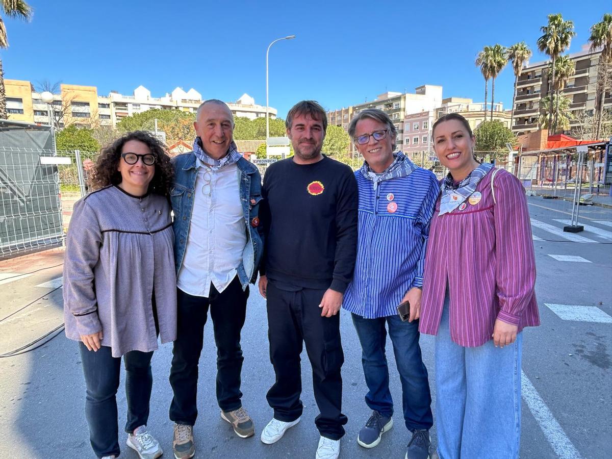 Baldoví con cargos de Compromís Més Gandia.