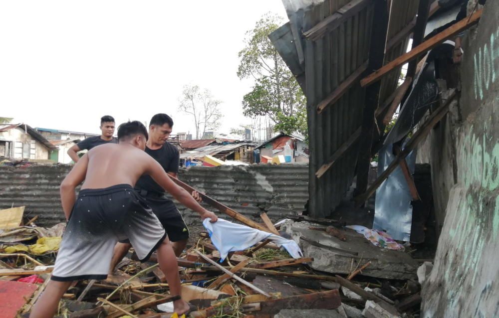 Al menos 16 muertos por el paso de un tifón en Filipinas