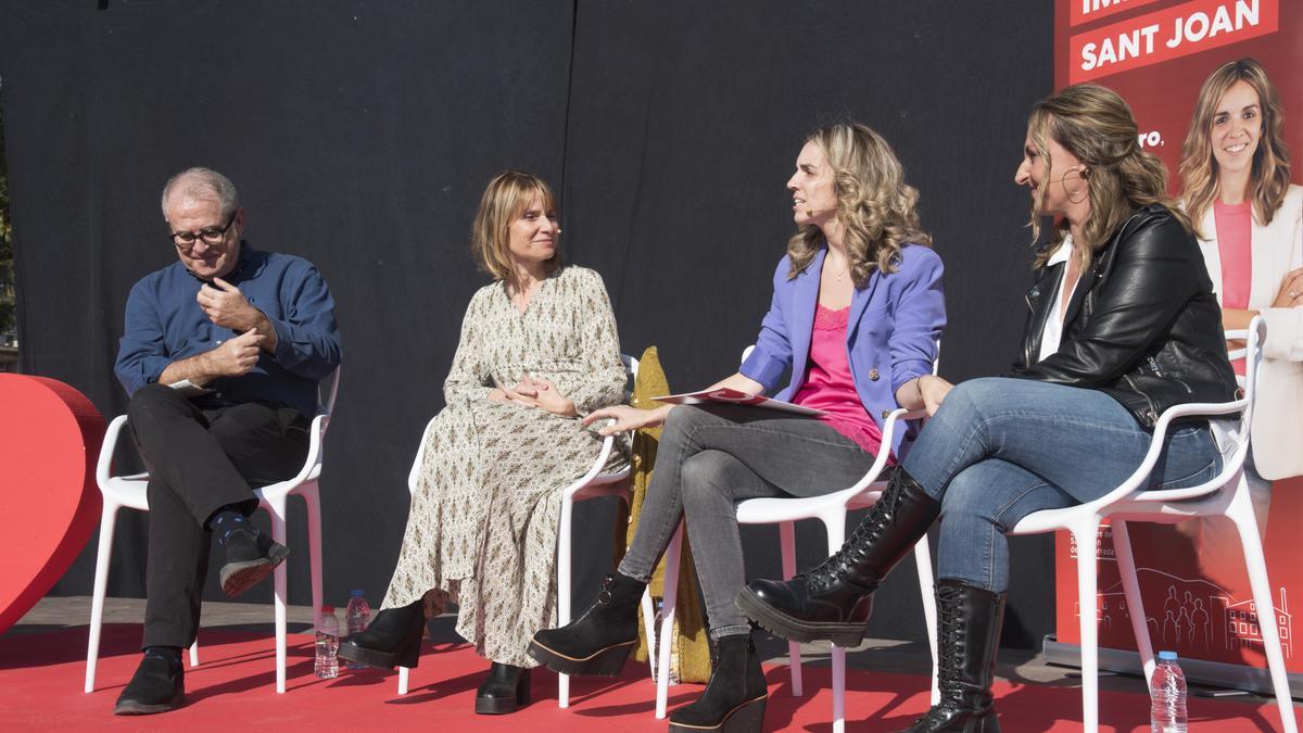 Jordi Valls, Lluïsa Moret, Elia Tortolero, parlant, i Eva Menor