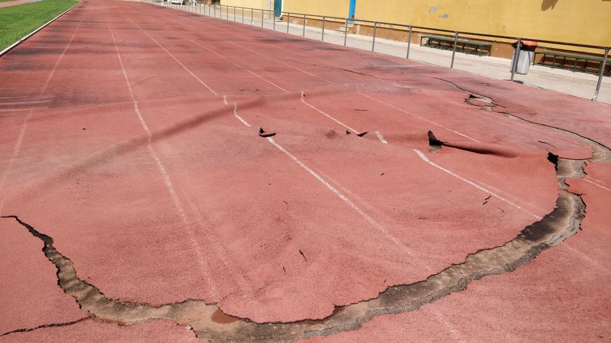 La Vall d&#039;Uixó licita dos años después el cambio de tartán de la pista de atletismo