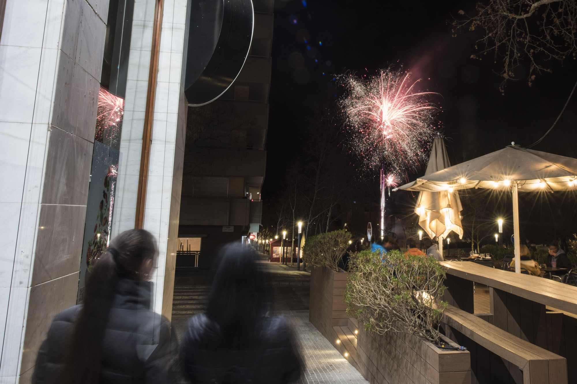 Dotze castells de focs tanquen la Llum 2022