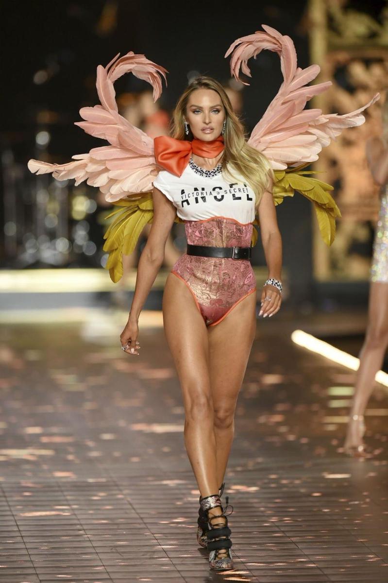 Candice Swanepoel en el Victoria's Secret Fashion Show 2018