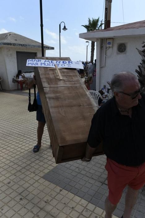 Protestas por el estado del Mar Menor en Los Nieto