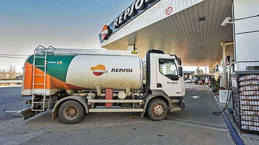 Camión de distribución de gasóleo de Fertol.