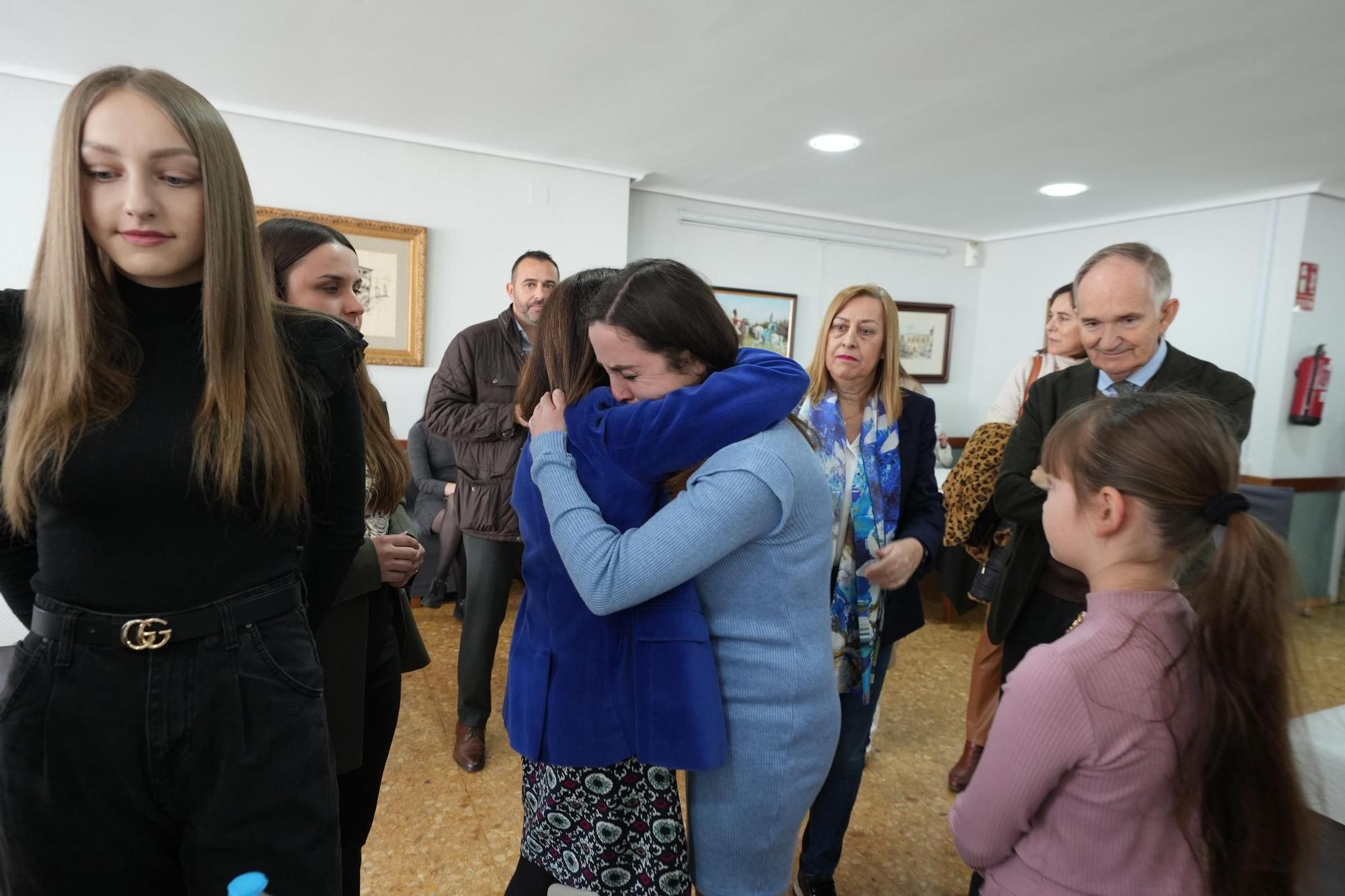 Visita de la ministra de Defensa a los 47 familiares de combatientes ucranianos que pasan dos semanas en el Grau de Castelló