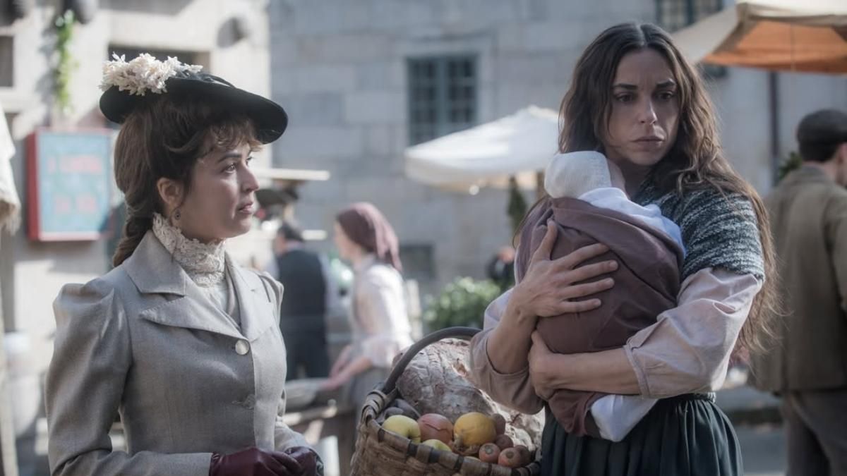 Fotograma de 'Las hijas de la criada', con las dos protagonistas