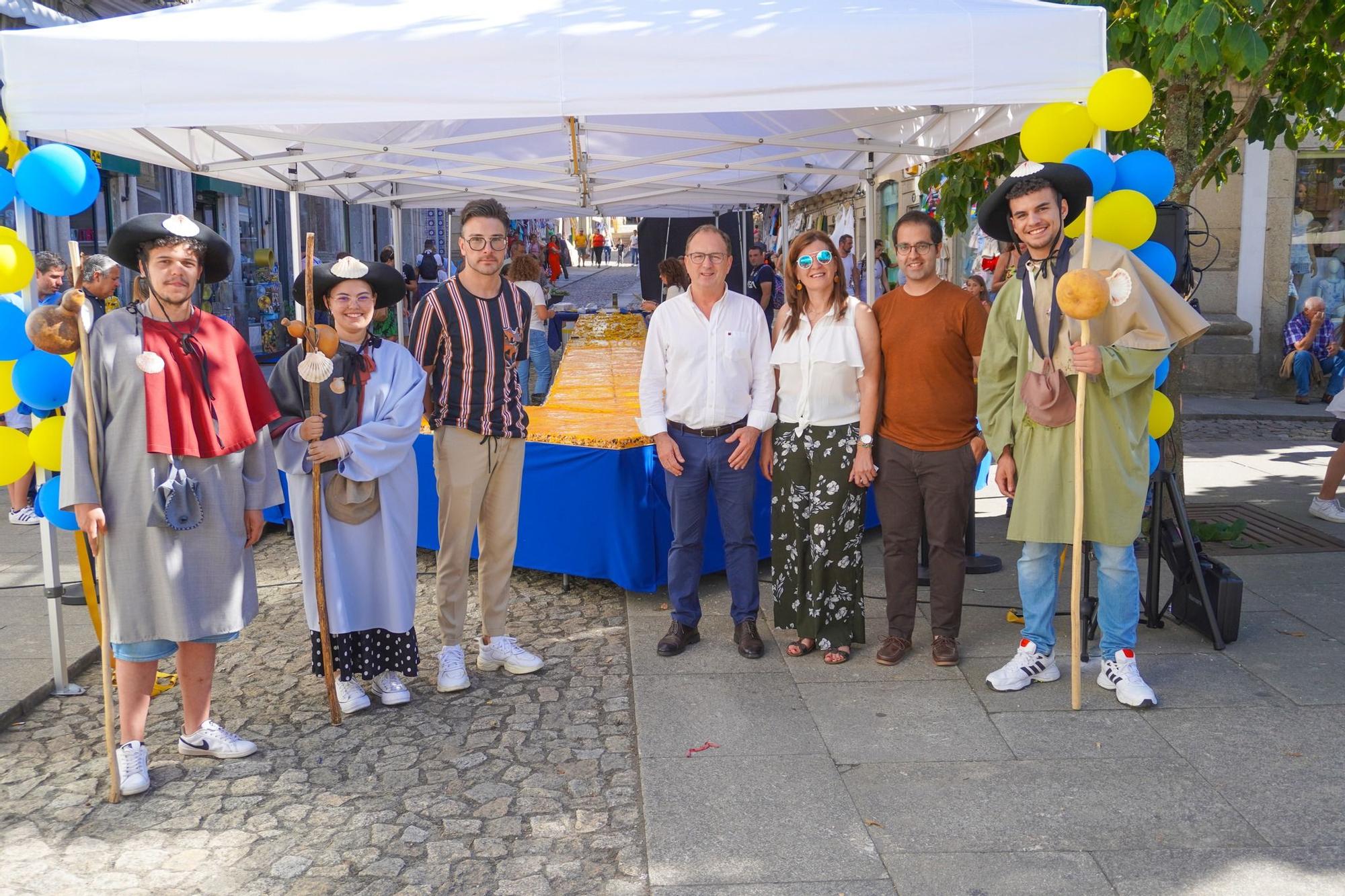 Valença crea la flecha más grande (y dulce) del Camino de Santiago