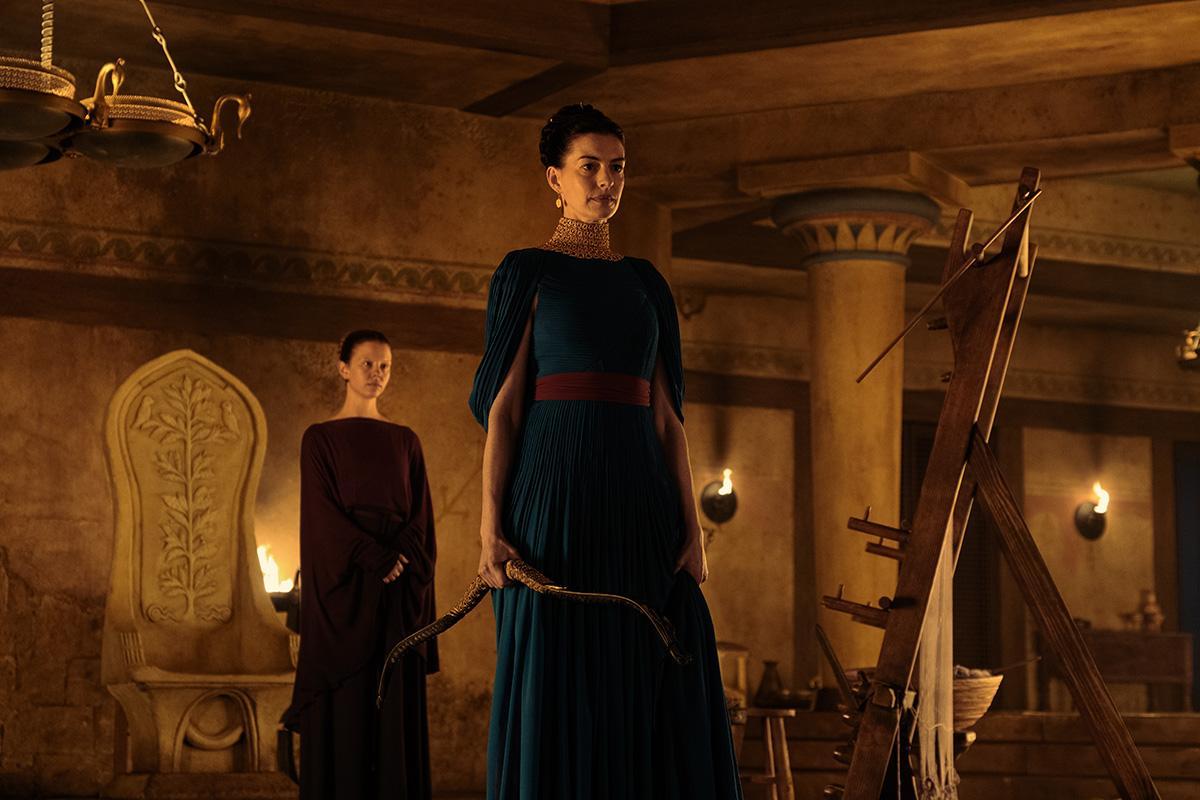 Una escena de 'La Odisea', con Anne Hathaway como esposa de Odiseo.
