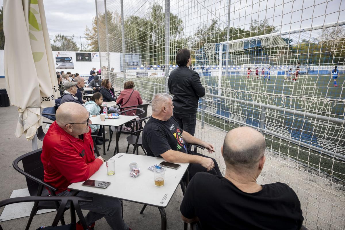 El bar del campo de fútbol del Escalerillas, "el mejor de toda Zaragoza"