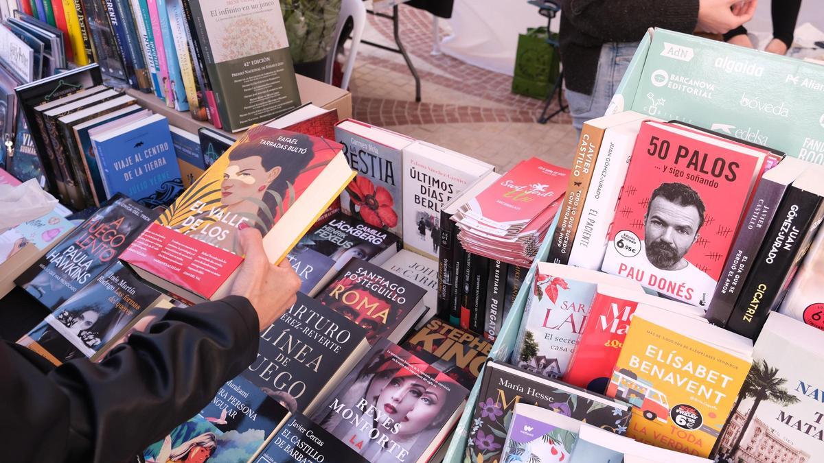 Un stand de una Feria del Libro de la provincia.