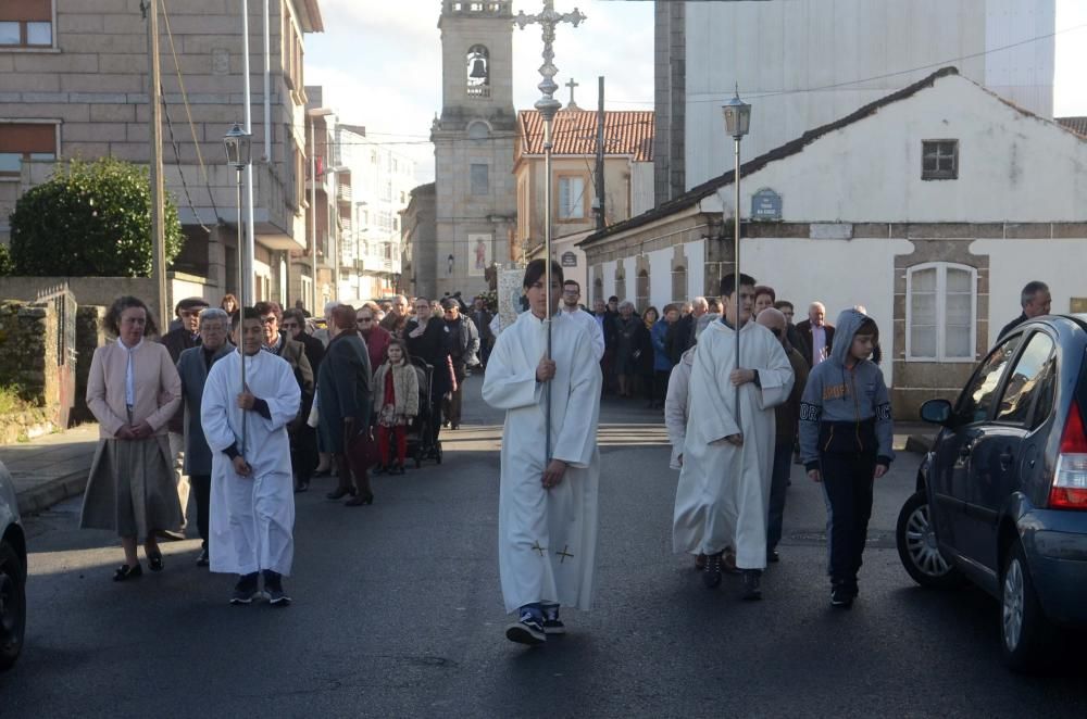 En Vilanova, los devotos de San Amaro y también de los callos.