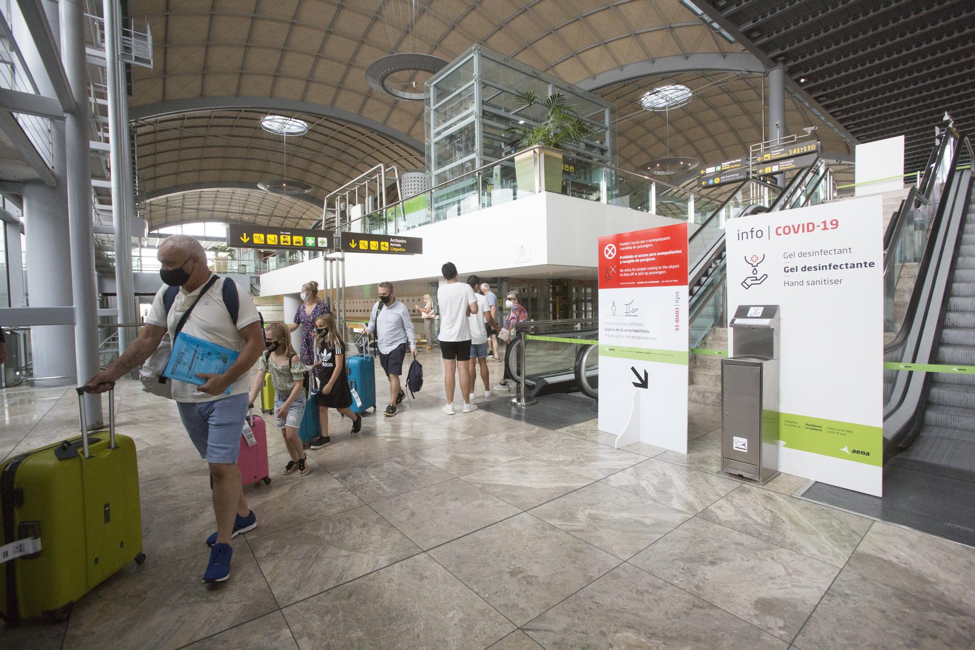 El aeropuerto de Alicante-Elche, entre los 14 más limpios y seguros de Europa frente al covid