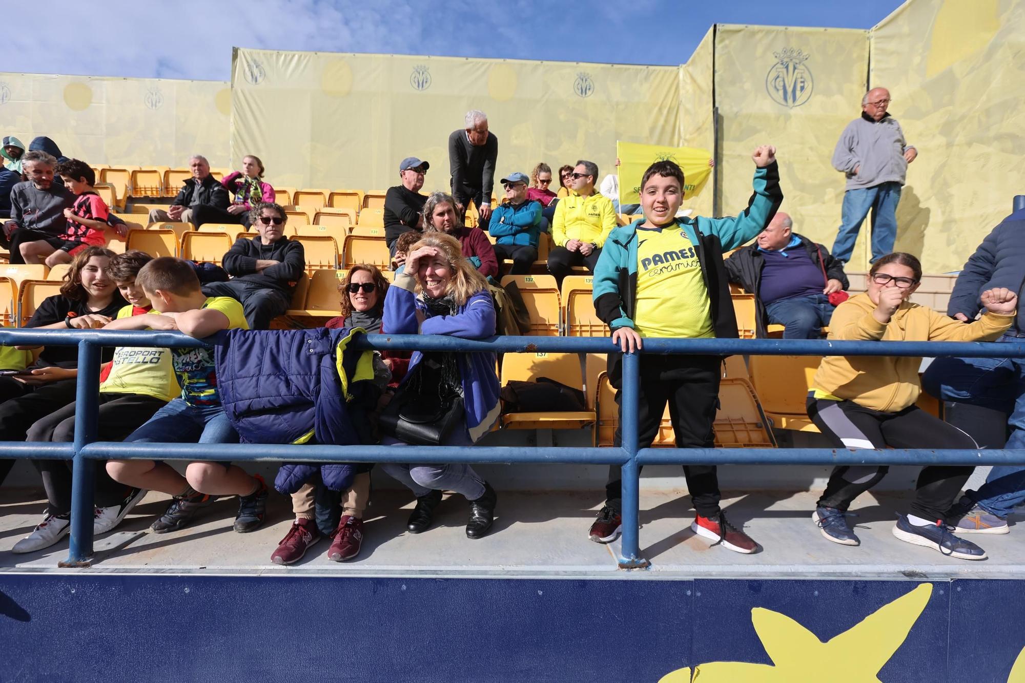 Así ha sido el entrenamiento navideño del Villarreal a puerta abiertas