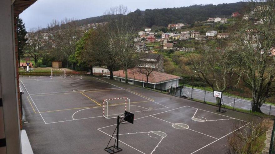 La instalación polideportiva del CEIP Domaio, de asfalto.