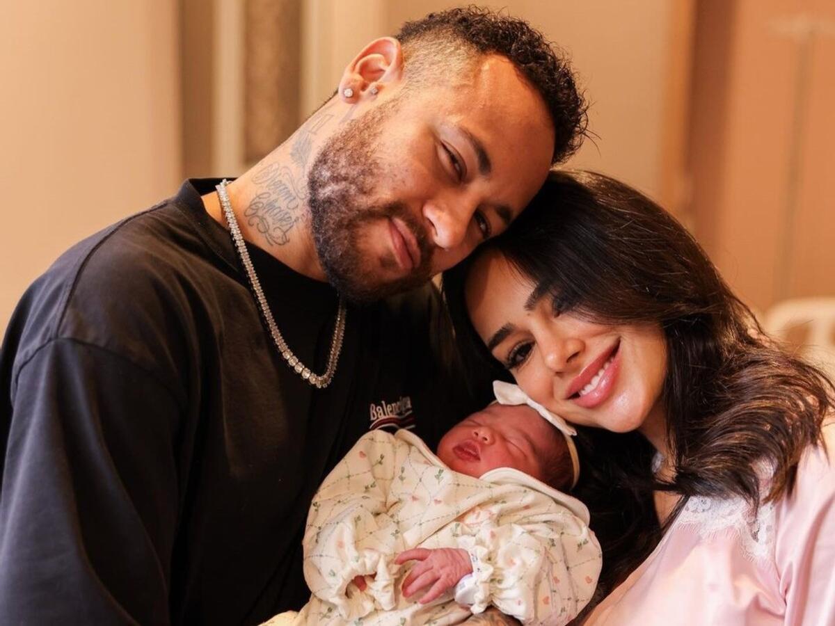 Neymar y Bruna Biancardi tras el nacimiento de Mavie.