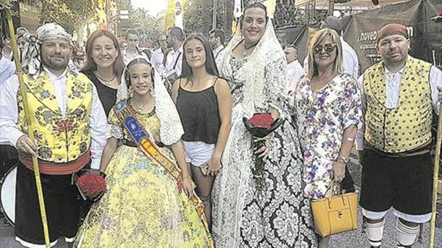 ‘Desembarco’ del mundo fallero de Burriana en les Fogueres