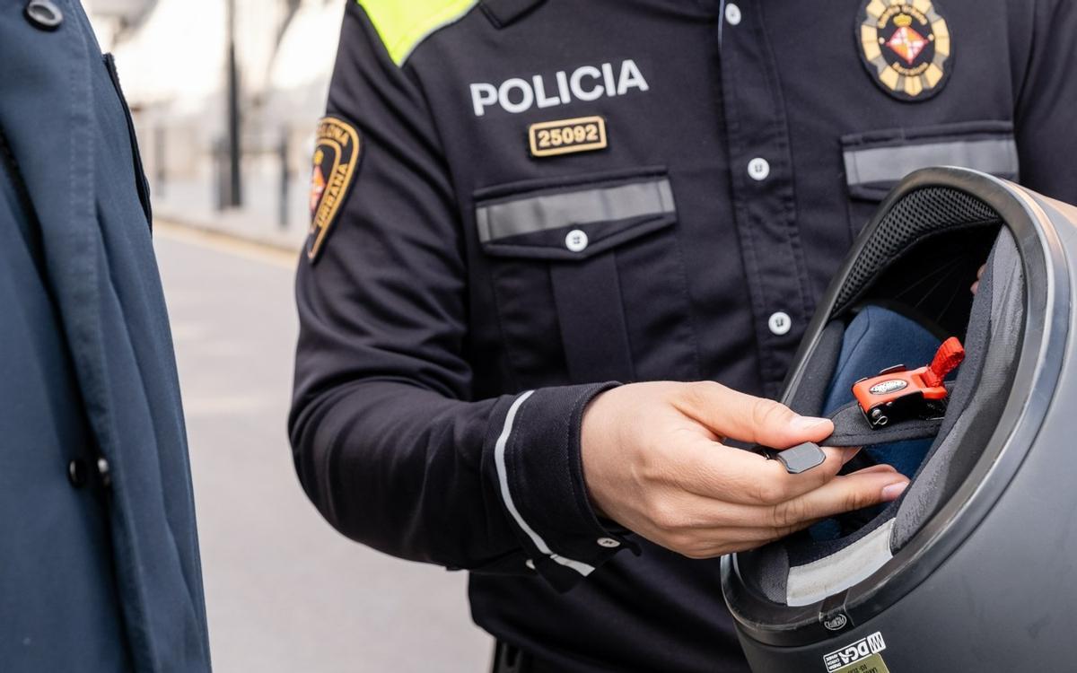 Multat un motorista que va atropellar una menor a l’intentar travessar una manifestació