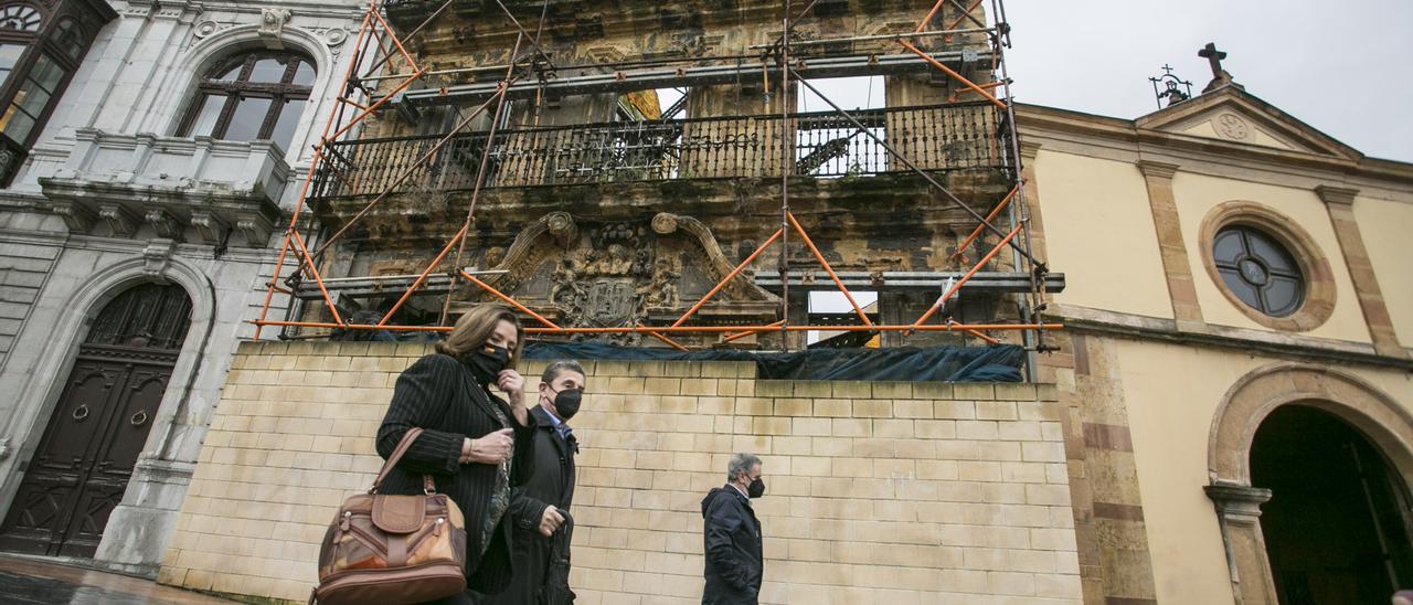 Desbloqueada la Casa de los Llanes: la propiedad pide rehabilitar el  palacio - La Nueva España