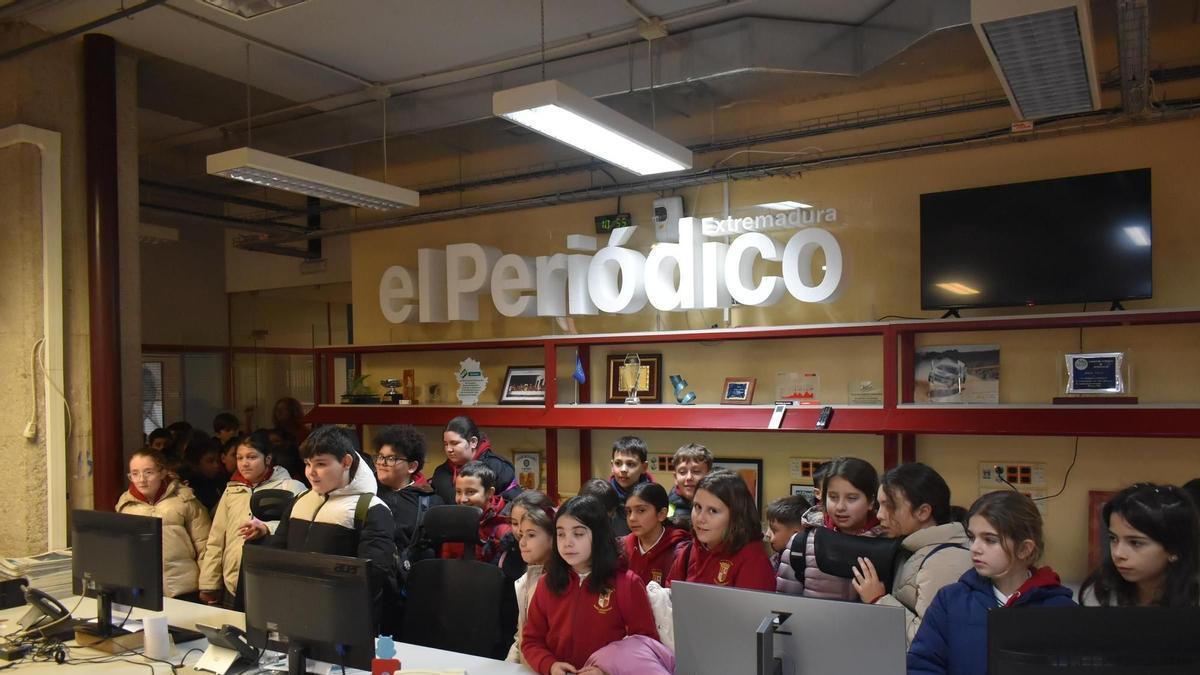 Video | Alumnos del colegio María Auxiliadora visitan El Periódico Extremadura