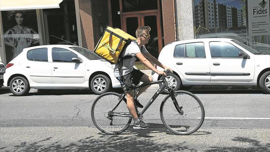 CCOO urge a acabar con la &quot;explotación laboral&quot; en plataformas como Glovo o Deliveroo