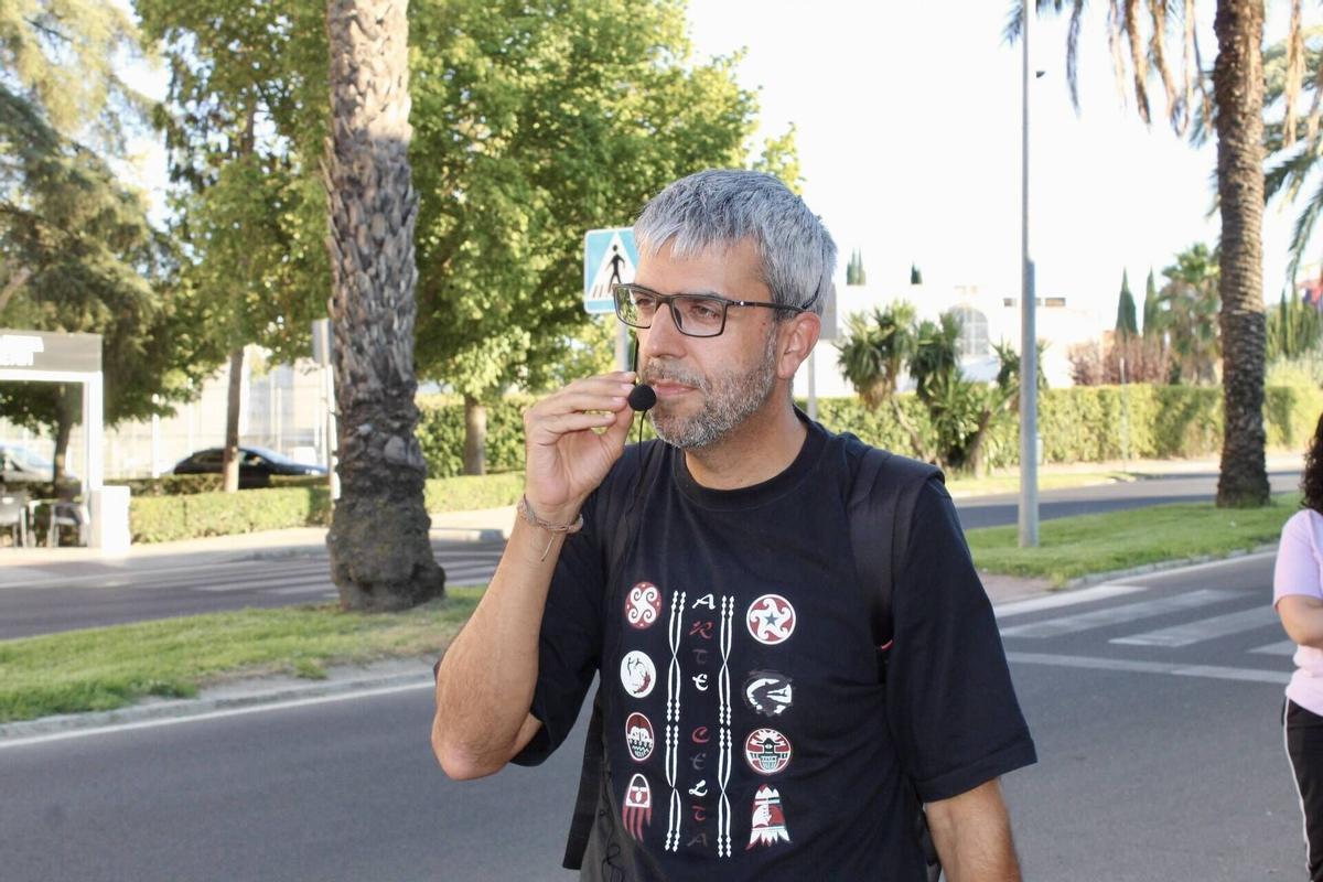 Así ha sido la ruta que recorre las huellas del Franquismo en Badajoz