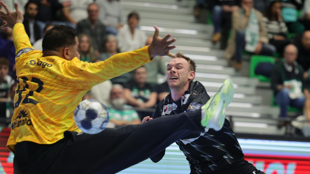 Mathias Gidsel marcó 13 goles contra el Sporting