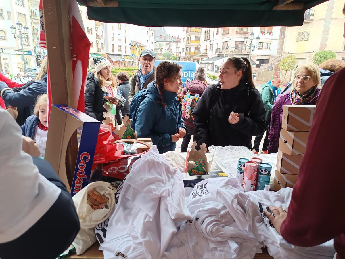 Reparto de camisetas.