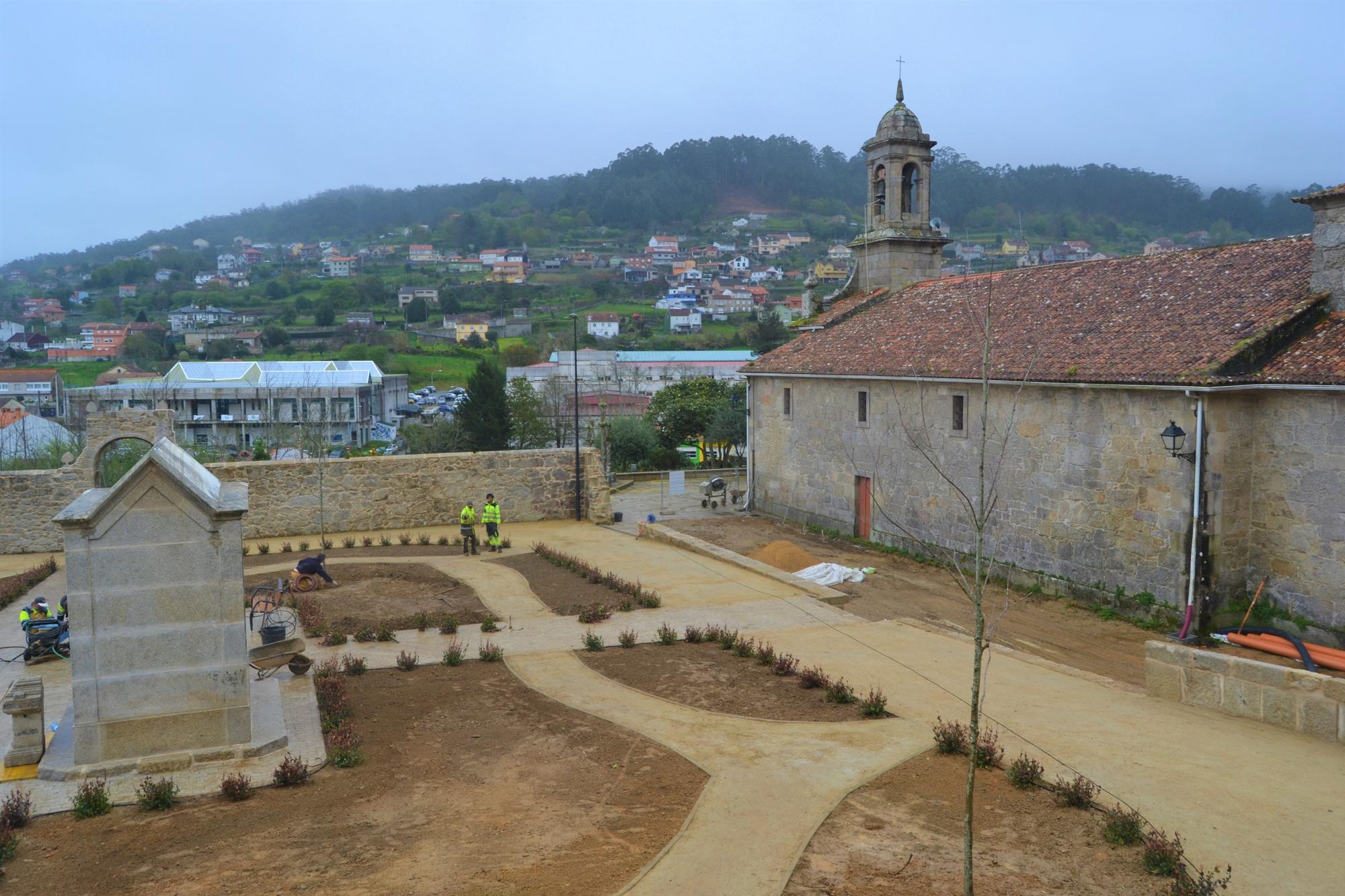 La transformación en imágenes del antiguo cementerio de Bueu