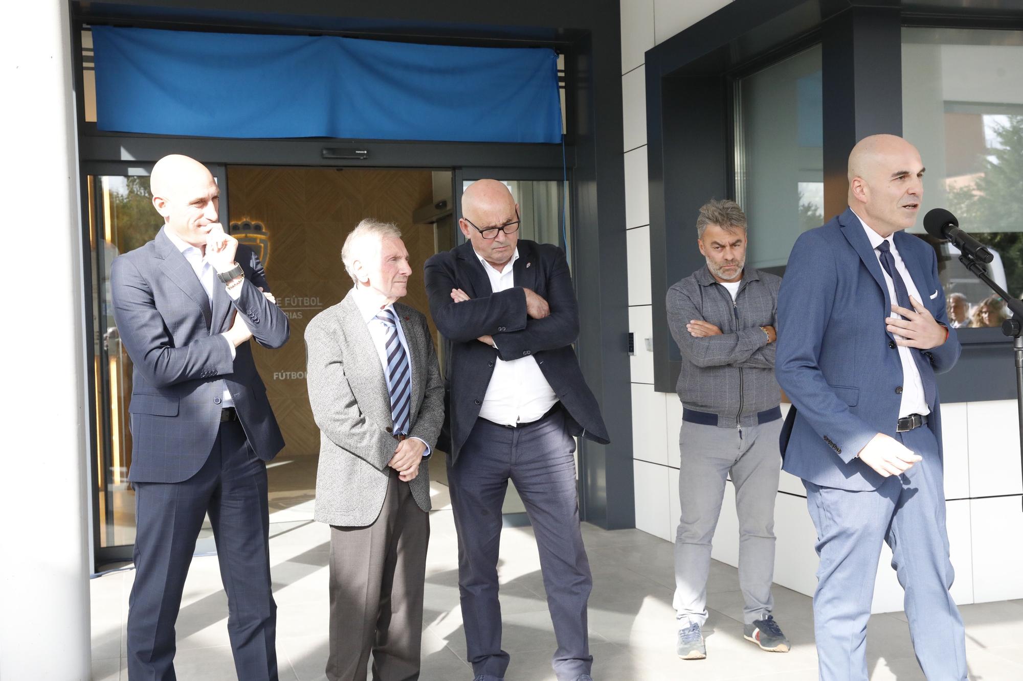 Homenaje a Maxi Martínez en la sede de la Federación Asturiana de Fútbol con la presencia de Luis Rubiales