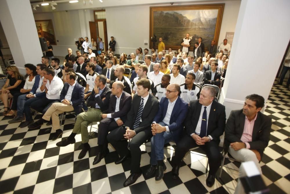 El presidente del club, Toni Gallego, considera prioritario volver a la élite del baloncesto español durante la puesta de largo del nuevo proyecto en el Palacio Provincial