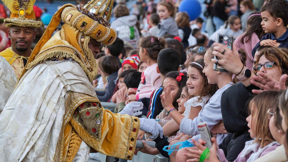 Espectáculo de los Reyes Magos en el Estadio Heliodoro Rodríguez López