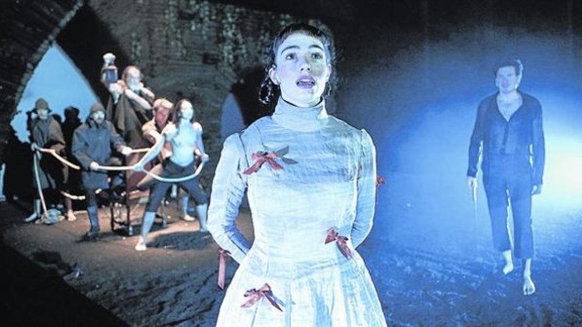 Rebeca Matellán (Sabelita), en una escena de 'Montenegro', un montaje del Centro Dramático Nacional.