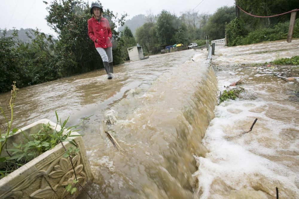 Temporal en Asturias: Las intensas lluvias dejan ríos desbordados y carreteras cortadas en el Oriente