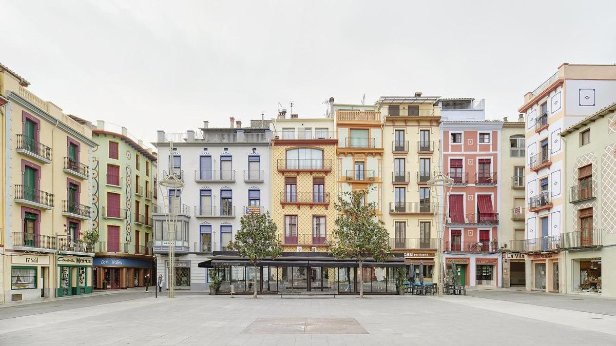 La Plaça Major -Espai públic, patrimoni, habitatge i vida urbana d'Olot d'in Parell d'Arquitectes / Pep de Solà-Morales Arquitectes Quim Domene.