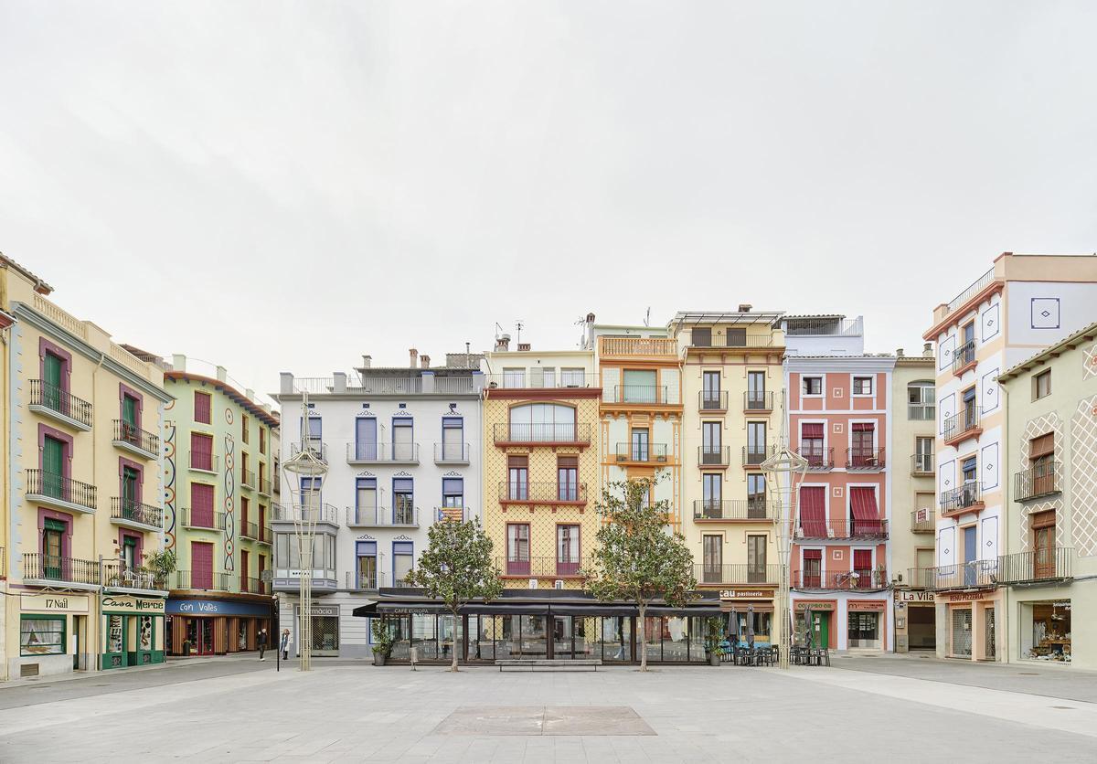La Plaça Major -Espai públic, patrimoni, habitatge i vida urbana d'Olot d'in Parell d'Arquitectes / Pep de Solà-Morales Arquitectes Quim Domene.