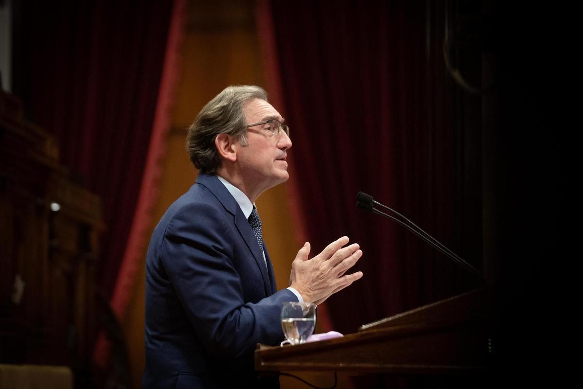 El conseller de Economía, Jaume Giró, interviene en un pleno sobre la totalidad de los Presupuestos, en el Parlament, a 22 de noviembre de 2021, en Barcelona, Cataluña (España). Durante su comparecencia, Giró ha celebrado el desbloqueo de los Presupuestos