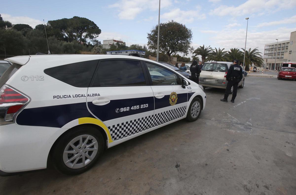 Agentes de la Policía Local, en un servicio, en una imagen de archivo.