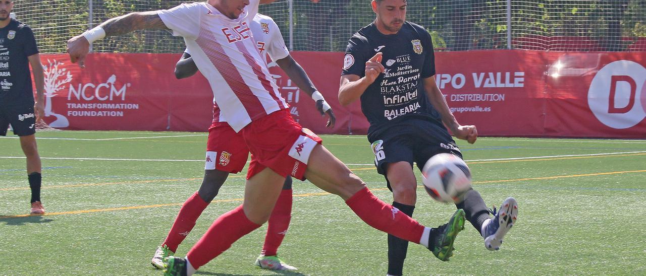 El davanter del Pont de Vilomara Javi López va marcar el seu primer gol a la Segona Divisió RFEF