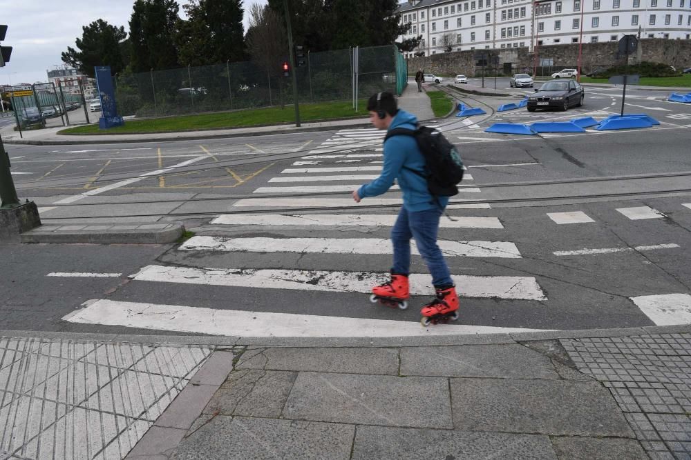 Los riesgos de ser motorista en A Coruña