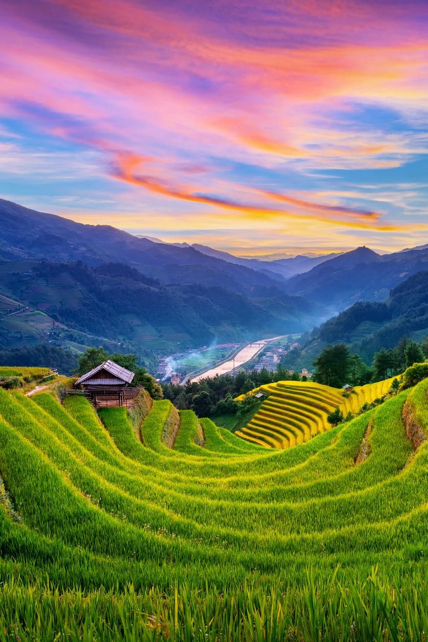 Terrazas de arroz al atardecer en Mu Cang Chai, Vietnam