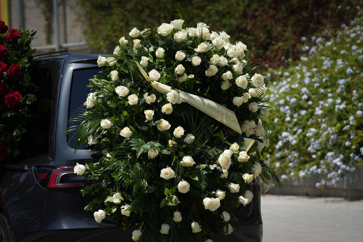 Coche fúnebre en el funeral del expresidente de La Caixa Josep Vilarasau, en el Tanatori de Sant Gervasi, a 30 de julio de 2026, en Barcelona, Catalunya (España).