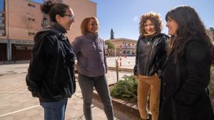 Alba Gallardo, Yusmelis Valdés, Lidia Orellana y Noemí Costa, familias contra la segregación escolar en Manresa.