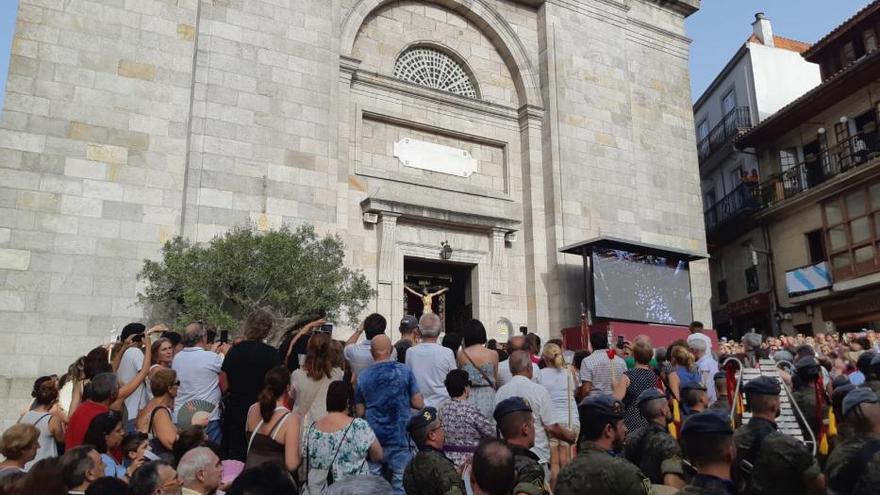 Vigo vuelve a unirse en torno al Cristo de la Victoria