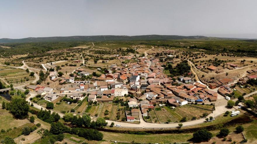 Vista aérea del pueblo de La Torre de Aliste.