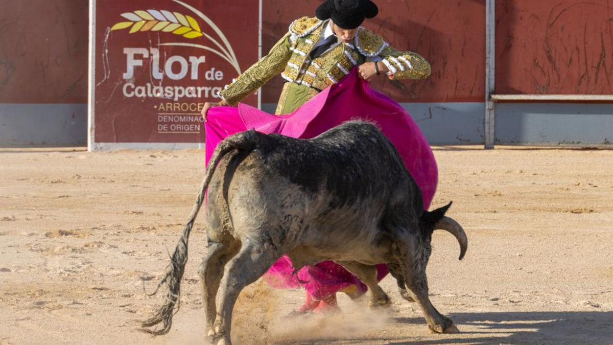 Samuel Navalón realizando un quite