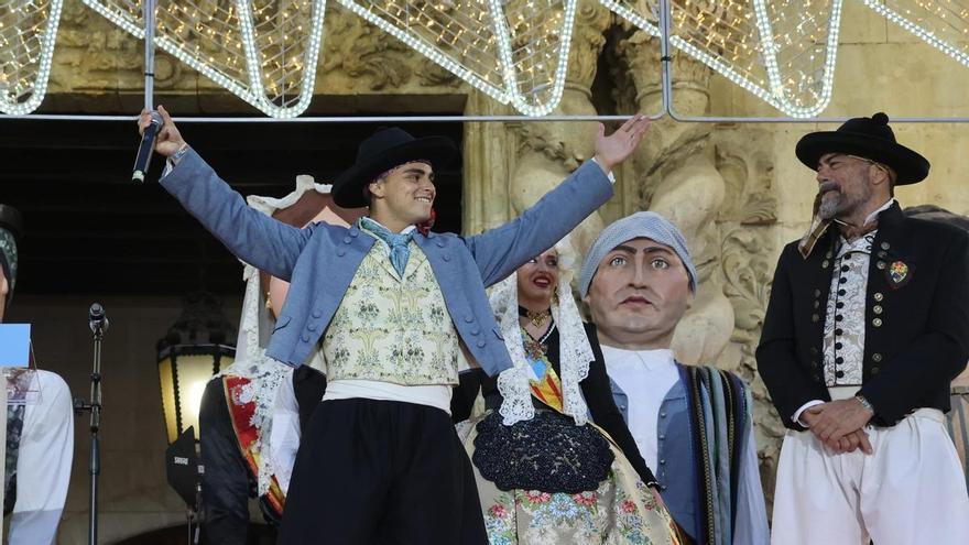 Funzo enciende Alicante con un pregón de Hogueras vibrante y lleno de sentimiento